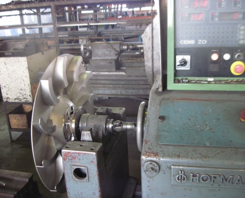 Equilibrage d'une assiette de saleuse